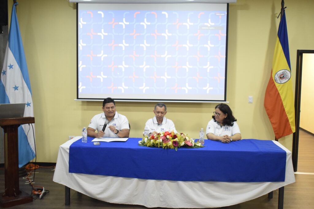 UPNFM clausura con éxito el XIII CRIE 2025 impulsando innovación educativa