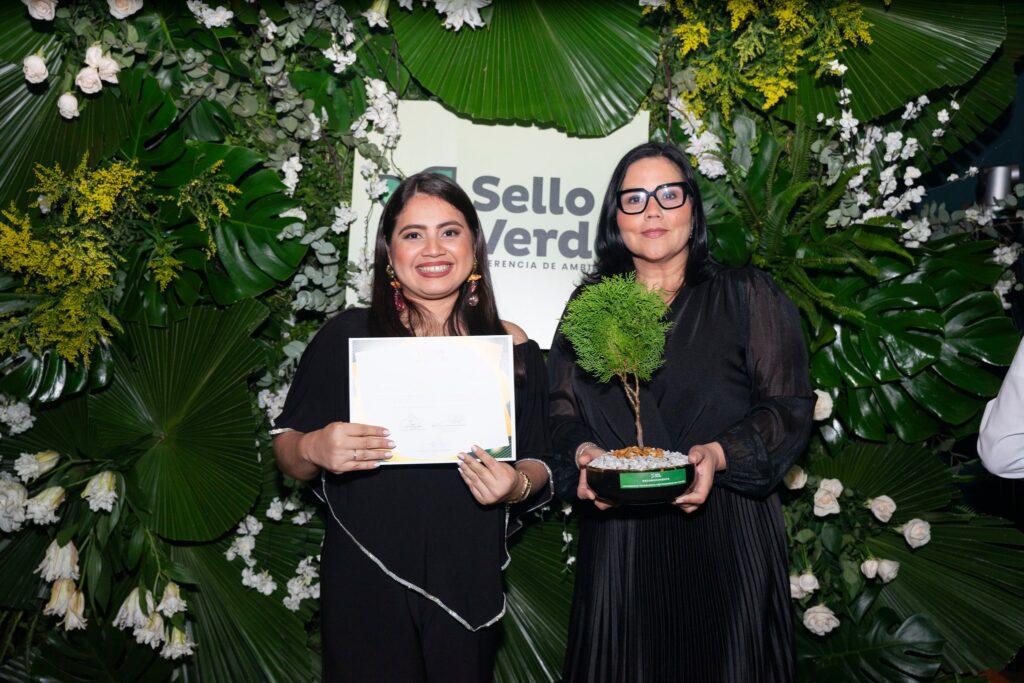 UNITEC recibe el Sello Verde por su compromiso con la sostenibilidad ambiental